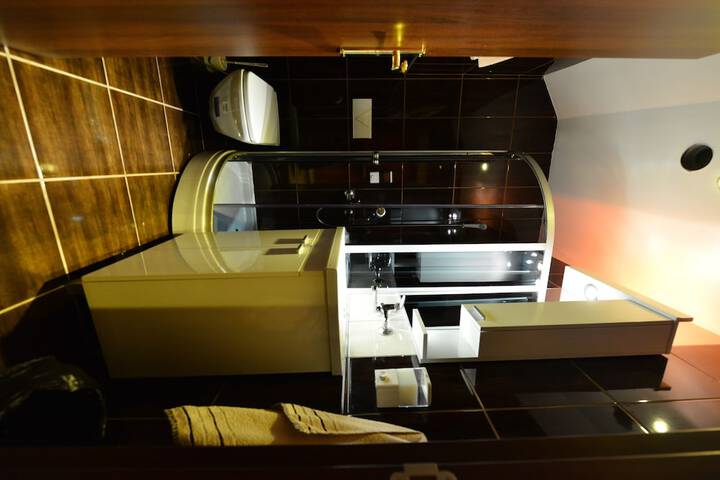 Room 44 of 68
