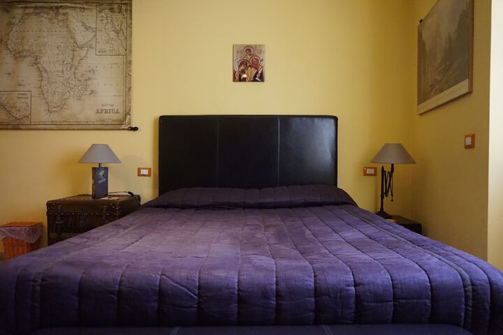 Room 27 of 49