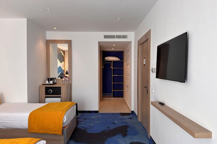 Room 29 of 103