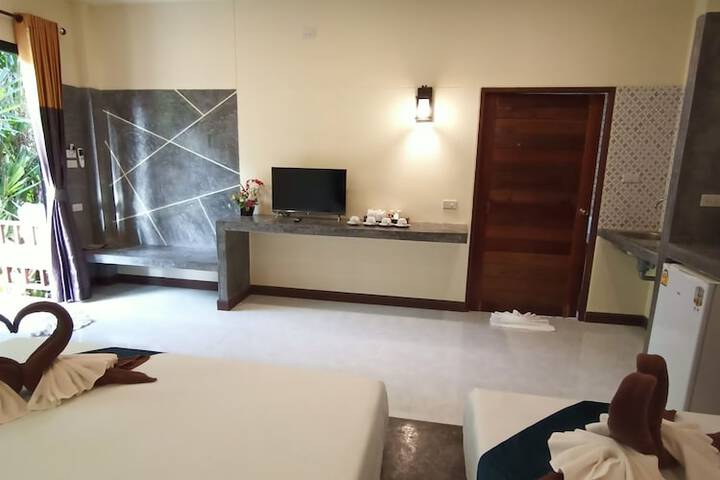 Room 30 of 102