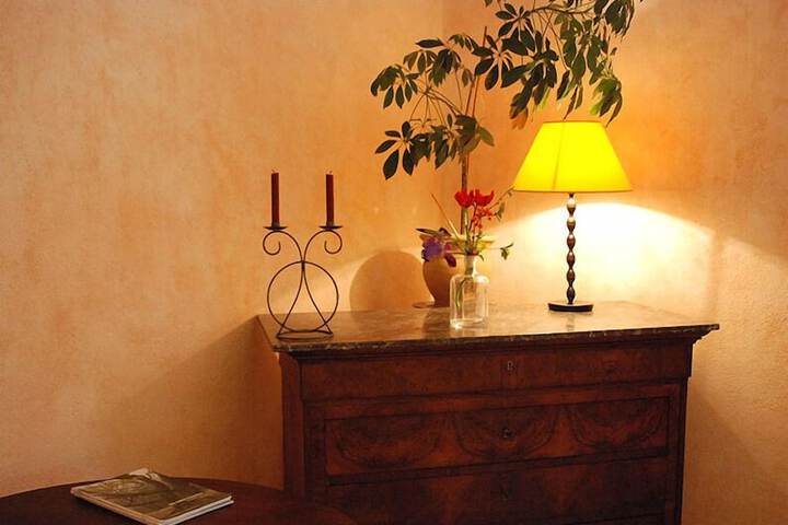 Room amenity