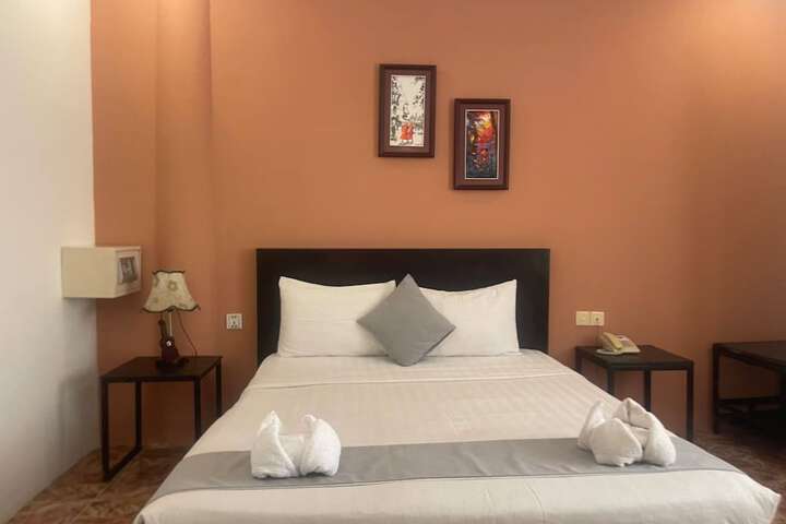Room 35 of 100