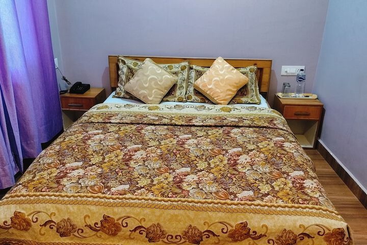 Room 4 of 32