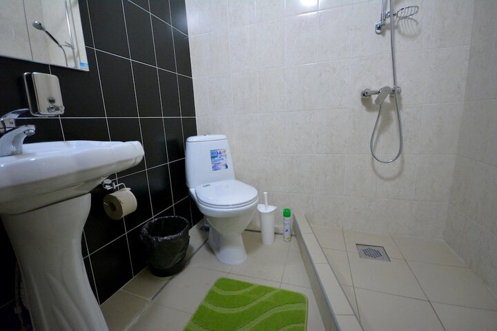 Room 12 of 33
