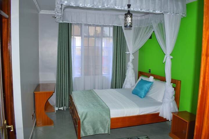 Room 2 of 8