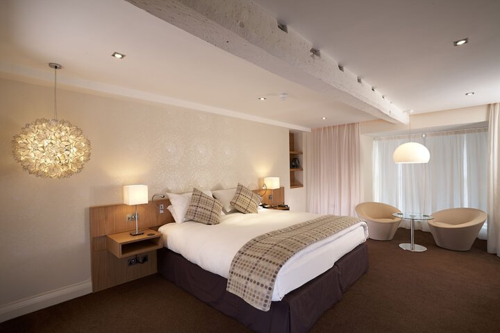 Room 2 of 178
