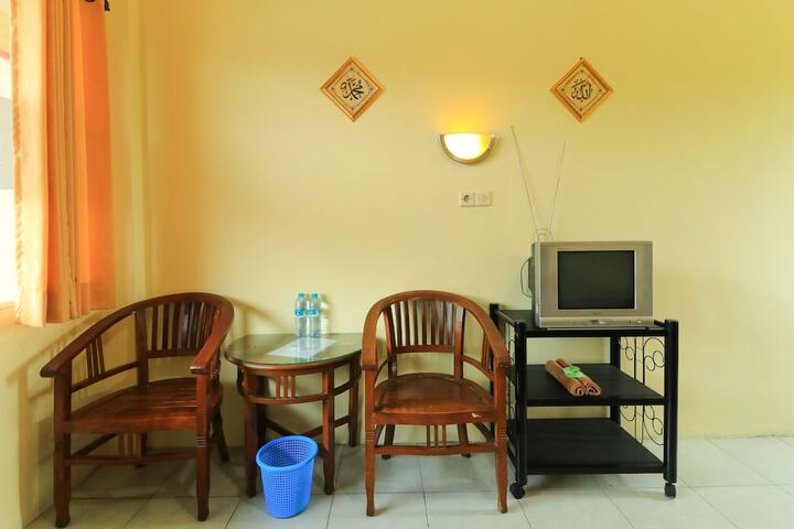 Room 9 of 33