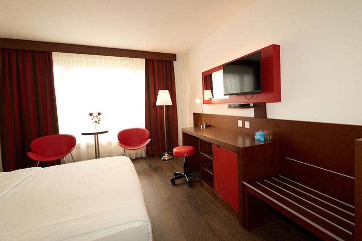 Room 17 of 49