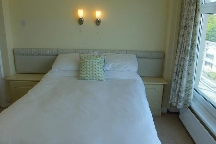 Room 2 of 12