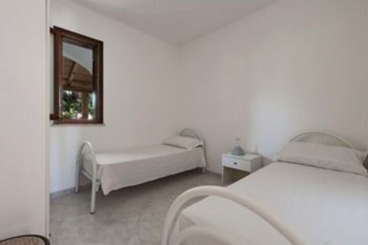 Room 4 of 11
