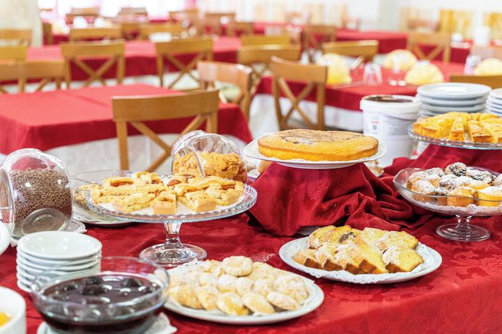 Breakfast buffet
