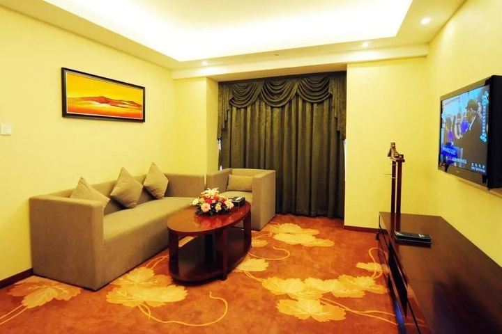 Room 6 of 14