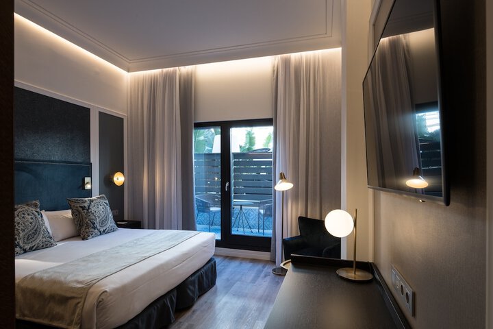 Room 14 of 98