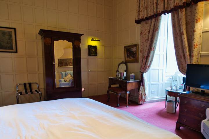 Room 18 of 84