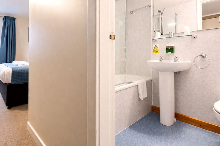Room 34 of 50