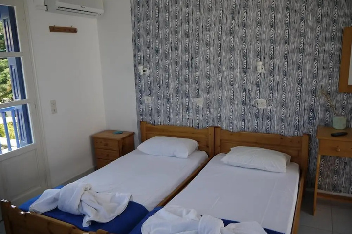Room 2 of 11