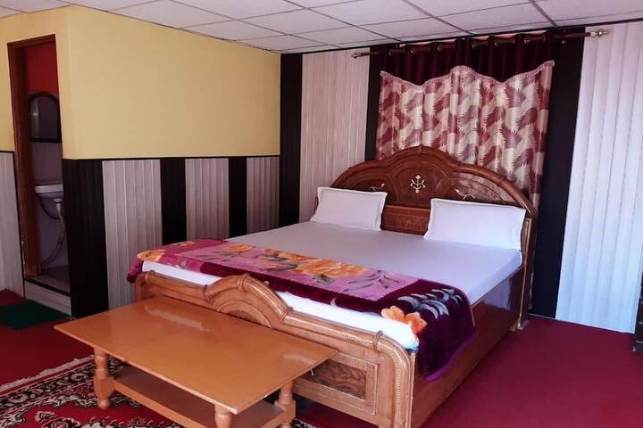 Room 6 of 31