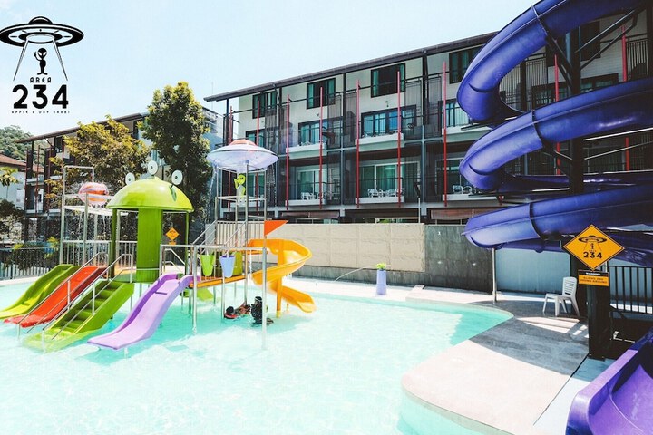 Pools & Facilities