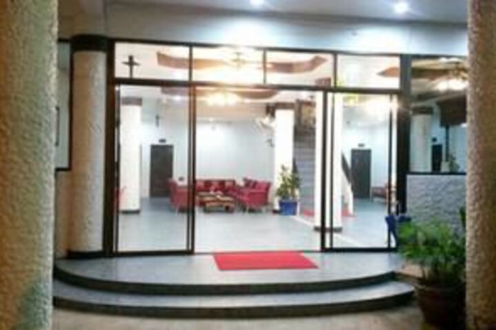 Hotel 8 of 41
