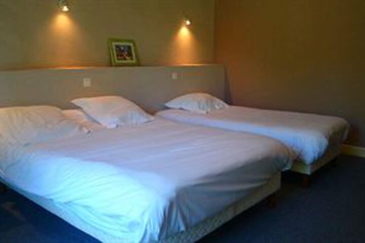 Room 5 of 28