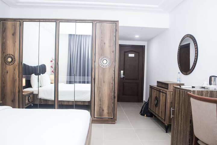Room 14 of 86