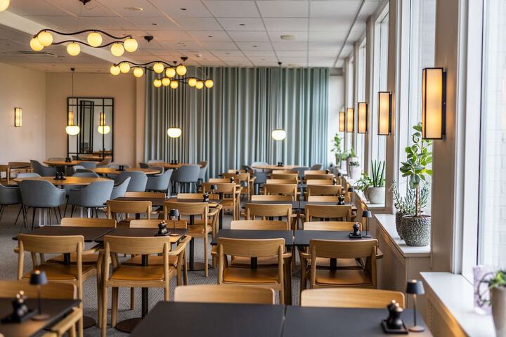 Dining 49 of 74
