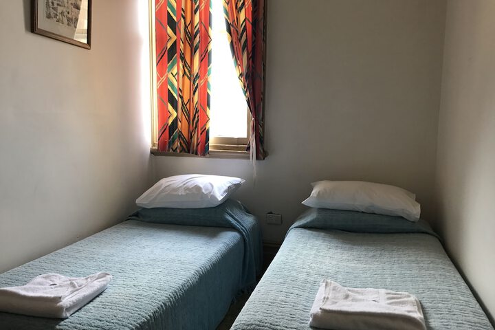 Room 18 of 40