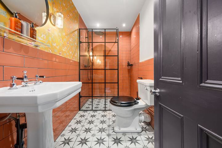 Room 34 of 51