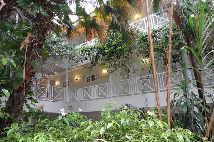 Hotel Exterior 89 of 91