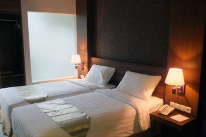 Room 9 of 24