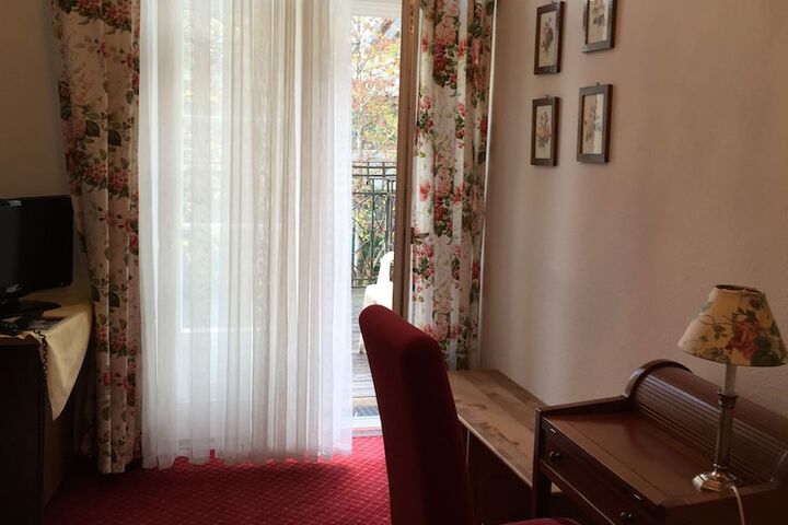 Room 19 of 41