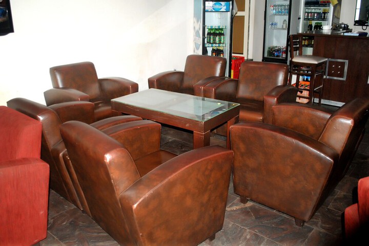Lounge 46 of 57