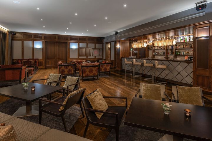 Lounge 58 of 72