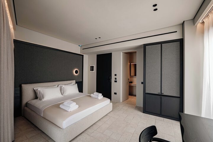Room 31 of 104