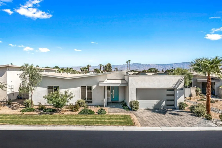 Chic Desert Oasis