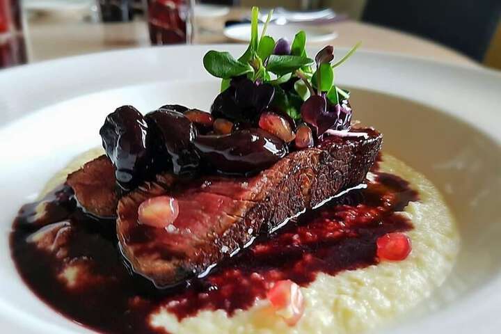 Dining 40 of 68