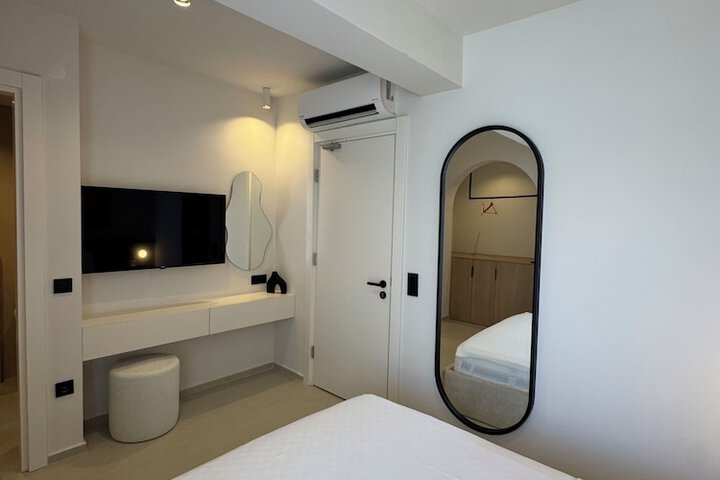 Room 14 of 48