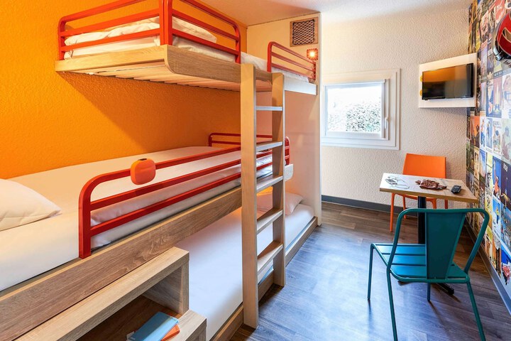 Room 15 of 61