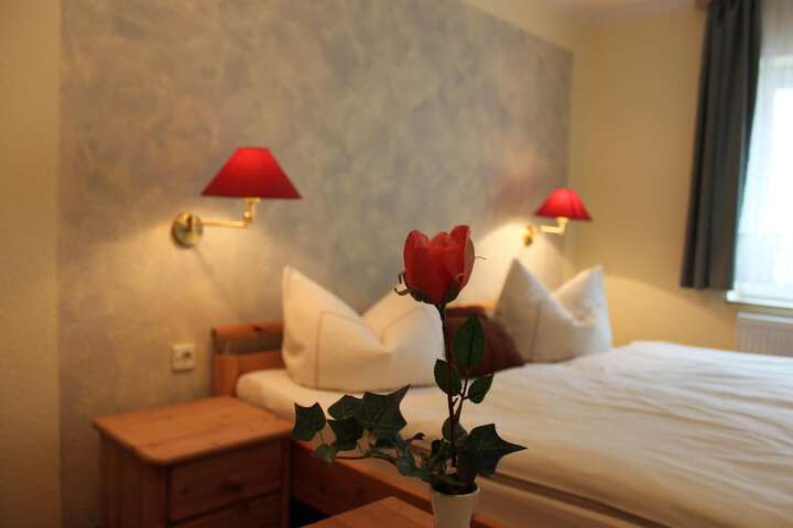 Room 10 of 33