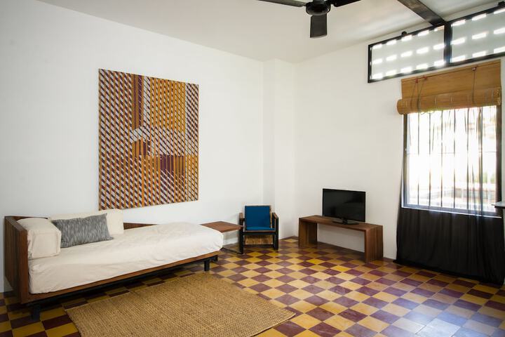 Room 15 of 37