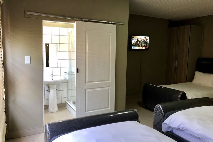 Room 28 of 48