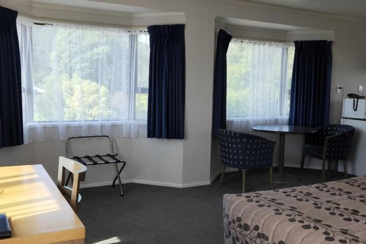 Room 15 of 34