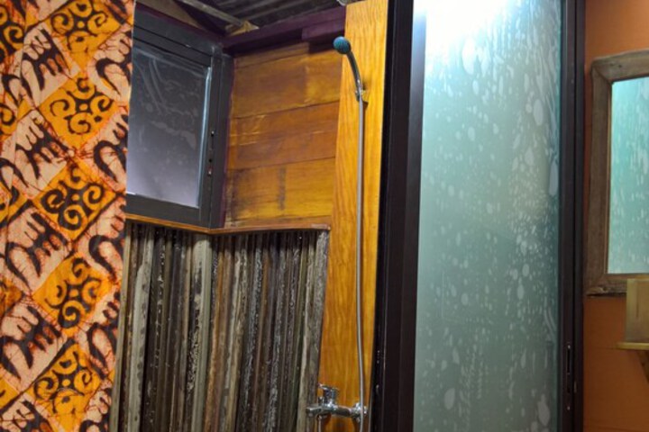 Room 68 of 131