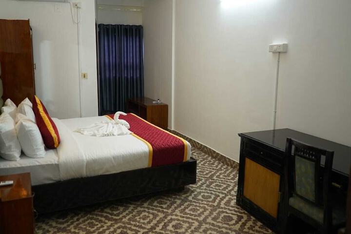Room 13 of 14