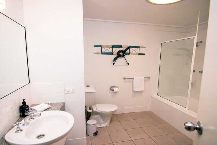 Room 8 of 13