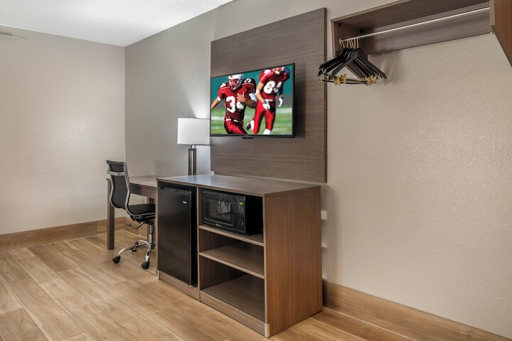 Room 19 of 35