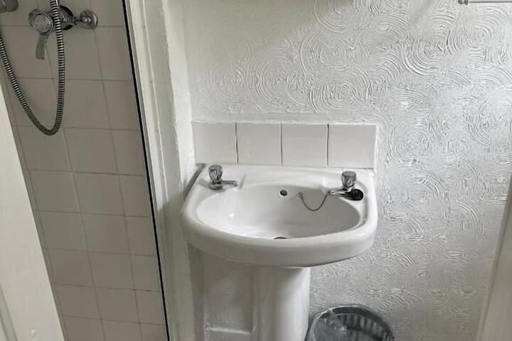Room 14 of 20