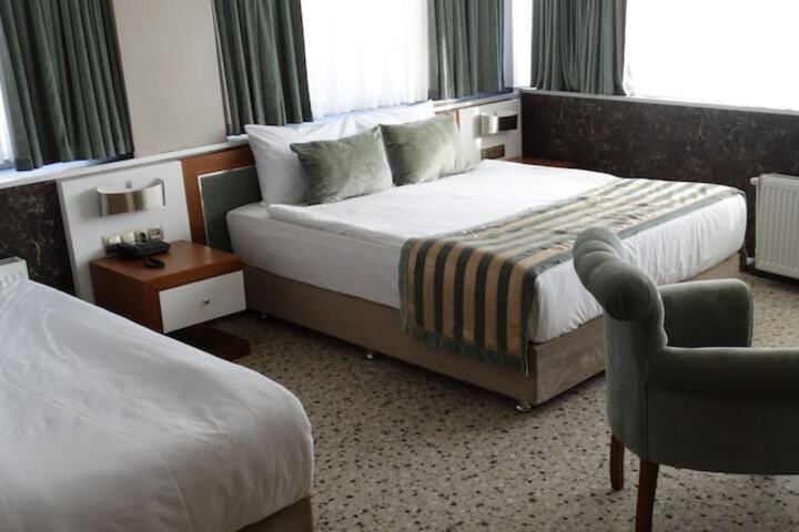 Room 4 of 21