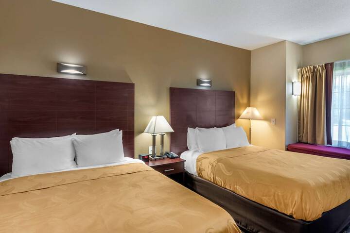 1 Queen Bed (14 of 22)