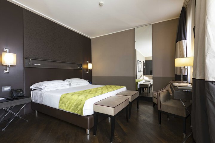 Room 47 of 79